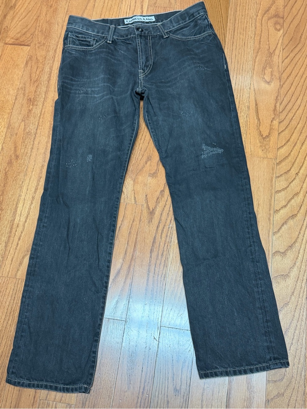 Express Men’s Kingston Classic Fit Straight Leg Dark Wash Distressed Jeans 31x32